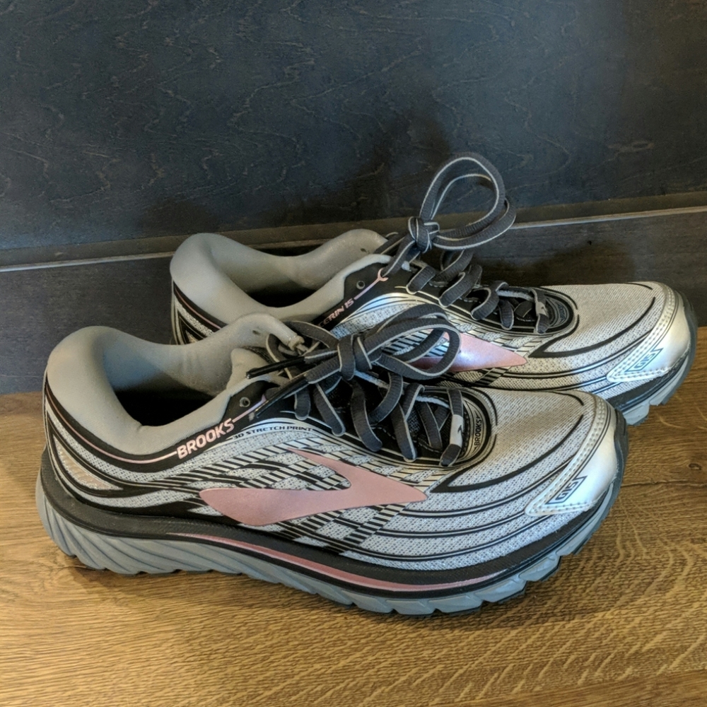 NWOT Brooks